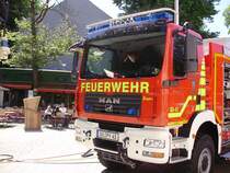 aufgenommen am 13.06.09 in bad harzburg/bummelzone
ausstellung der freiwilligen feuerwehr bad harzburg
RW
M.A.N TGM18.330
Fahrgestell M.A.N
Aufbau Ziegler
Seilwinde Rotzler
Bj2009