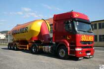 Renault Premium der Spedition  Sllner aus Kleintettau im Landkreis Kronach, aufgenommen am 27. September 2009 in Pressig.