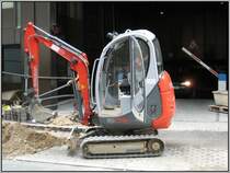 Dieser Minibagger des Herstellers Neuson war am 30.06.2007 an einer Baustelle in Dsseldorf eingesetzt.