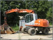 Dieser Atlas-Bagger stand am 08.07.2007 bei einer Baustelle in der Nhe des Dsseldorfer Rheinhafens.