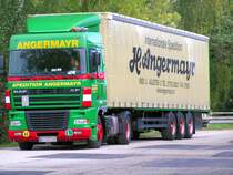 DAF XF hat soeben seine Ladung aufgenommen und wird in Krze die Reise in die Bundesrepublik Deutschland antreten; 070928