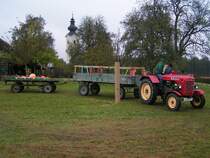 STEYR_N182a absolviert mit den beiden Anhngern eine Geschicklichkeitsfahrt anlsslich der Steyr-Club-Olympiade in Geiersberg;091026