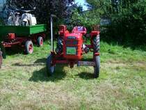 Fahr Schlepper beim Bulldogtreffen in Burkhardtsdorf hinter der Topfmarktscheune
