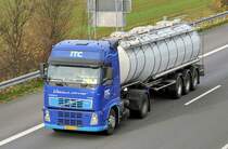 Volvo FH 12 auf der A 61 bei Rheinbach - 18.11.2009