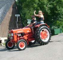 Dieser Mc Cormic biegt auf der groen Runde zum Bulldogtreffen in Richtung Seilerweg ab.