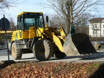 Komatsu Radlader auf einer Baustelle beim Bahnhof Jena-Paradies am 19.11.2009