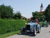 HANOMAG-RL20,Bj.1937 braust anl�sslich der Oldtimerrundfahrt mit seinen 20PS �ber die Stra�en von Reichersberg;090809