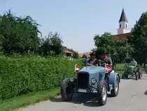 HANOMAG-RL20,Bj.1937 braust anl�sslich der Oldtimerrundfahrt mit seinen 20PS �ber die Stra�en von Reichersberg;090809