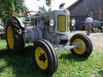 Landini-30 wartet in M�nsteuer auf die Oldtimerausfahrt;090809