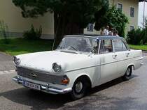 OPEL_Rekord-P2 nimmt bei der Oldtimerrundfahrt in Neukirchen/V�ckla teil;090705
