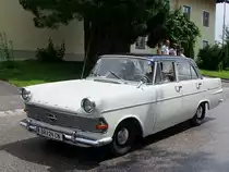 OPEL_Rekord-P2 nimmt bei der Oldtimerrundfahrt in Neukirchen/V�ckla teil;090705