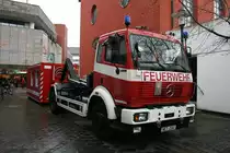 Feuerwehr Neuss
NE 2540
WLF
Aufgenomen in der Fu�g�ngerzone in Neuss am 28.11.2009.
