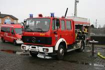 Feuerwehr Nettetal Kaldenkirchen
VIE 2420
TLF
Mercedes 1224
Aufgenommen auf dem �PNV Tag am 6.12.2009 in Kaldenkirchen.
