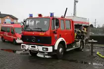 Feuerwehr Nettetal Kaldenkirchen
VIE 2420
TLF
Mercedes 1224
Aufgenommen auf dem �PNV Tag am 6.12.2009 in Kaldenkirchen.
