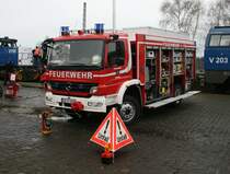 Feuerwehr Nettetal Kaldenkirchen
VIE 4523
RW 2
Mercedes Atego 1529
Aufgenommen auf dem �PNV Tag am 6.12.2009 in Kaldenkirchen.