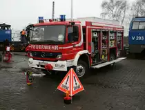 Feuerwehr Nettetal Kaldenkirchen
VIE 4523
RW 2
Mercedes Atego 1529
Aufgenommen auf dem �PNV Tag am 6.12.2009 in Kaldenkirchen.