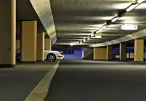  Dienstwagen  in der Gro�garage

ein 911'er ruht sich aus, Pforzheim am 22.07.09