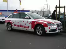 Audi A 4 der Feuerwehr Fulda auf einem Parkplatz in 36100 Petersberg, 11.12.2009