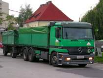 ACTROS 2543 verl�sst das Lagerhaus Ried i.I.;090730