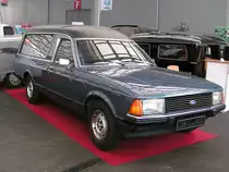 FORD, Oldtimer-Leichenwagen wird anl�sslich der Bestatter-Messe (Devota) in Ried i.I. zur Schau gestellt; 090927