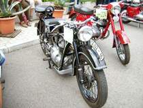 Auch Motorr�der wie diese AWO und Jawa waren mit beim Bulldogtreffen zu sehen.
