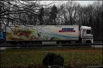 RENAULT MAGNUM 480PS mit einem K�hlauflieger f�r bofrost. Sch�n erkennbar sind die roten und orangenen LED&acute;s. (12.12.2009)