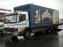 Auch jetzt zur Weihnachtszeit drfen die Getrnke nicht aus gehen.Dafr sorgte am 14.Dezember 2009 dieser Mercedes-Getrnke LKW in Bergen/Rgen.