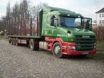Dieser SCANIA-LKW stand nachdem Dieser seine Holzladung los geworden ist am 03.Dezember 2009 auf der Ladestrae in Bergen/Rgen.