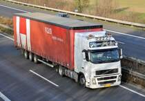 Volvo FH 480 aus den Niederlanden auf der A61 bei Rheinbach Richtung Sden - 15.12.2009
