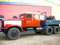 Diese Kras Zugmaschine des Burkhardtsdorfer Fuhrunternehmers stand neben der Zwnitztalhalle beim 10. Bulldogtreffen in Burkhardtsdorf