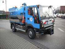 Multicar von der Wasserversorgung Rgen am 15.Dezember 2009 unterwegs in Bergen/Rgen.