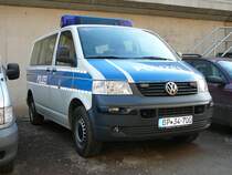 VW T 5 der Bundespolizei ist abgestellt vor der Bundespolizeiinspektion Erfurt, 15.12.2009