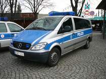 MB Vito der Polizei Thringen steht auf dem Weihnachtsmarktgelnde der Stadt Erfurt