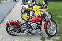 Harley Davidson (gesehen in der Frnkischen Schweiz,Biergarten von Katie-Bru,Heckenhof bei Hollfeld)beliebter Treffpunkt fr Biker aus ganz Deutschland