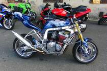 Getunte Maschine auf dem Parkplatz von Katie-Bru in Heckenhof bei Hollfeld in der Frnkischen Schweiz