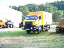 Leider noch kein Oldtimer vom Baujahr her.IFA L60 neben der Mehrzweckhalle in Burkhardtsdorf beim 10. Bulldogtreffen 2007.