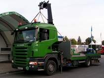 SCANIA-R440 beim Abrumen eines Messestandes in Ried i.I.;090915 