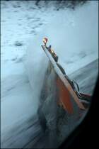 Schneerumen mit dem Seitenpflug. (Aufgenommen als Beifahrer).