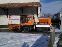 Unimog U 300 mit Winterdienstausrstung der Gemeinde Schwindegg