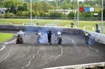 Startprozedere beim Lauf zur LMMV & OBC am 27.06.09 im Stralsunder Speedway-Stadion  Paul-Greifzu  des MC Nordstern aus der Rckansicht III