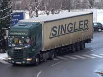 SCANIA_124L-420 nutzt die Bundesstra�e Richtung V�cklabruck;091221