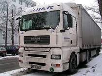 MAN_TGA18.440 aus Rum�nien mu� im Zentrum von Ried i.I. Ware zustellen;091221