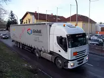 IVECO-STRALIS500  aus Ungarn war in den sp�ten Nachmittagsstunden noch immer in Ried i.I. unterwegs;091228
