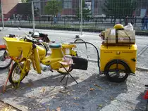 Hercules Mokick mit Lastanh�nger der Deutschen Bundespost