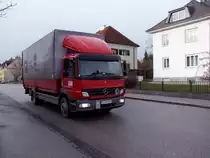 ATEGO1523 durchf�hrt mit seiner Ladung die Kr�nzlstra�e in Ried i.I.;091229