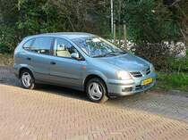 Nissan Almera Tino fotografiert in Leiderdorp, Niederlande am  07-09-2007.
