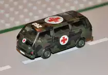 VW-Bus San Bundeswehr mit Tarnfarben-Lackierung, Fa. HERPA, 18.12.2009