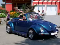 VW-K�fer, etwas  aufgemozzt  nimmt bei der Oldtimerrundfahrt in Reichersberg teil; 090809