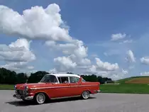 OPEL-Kapit�n am Weg zu einer Oldtimerausstellung im Bezirk Ried i.I.;090726