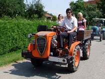 MERK-PULLAX; Type:P20 Baujahr:1966 tuckert mit charmanter Fracht bei der Oldtimerrundfahrt bei Antiesenhofen;090809